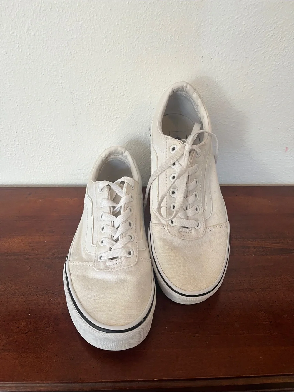 Vans White Old Skool Low Lace-up Sneakers Size 8